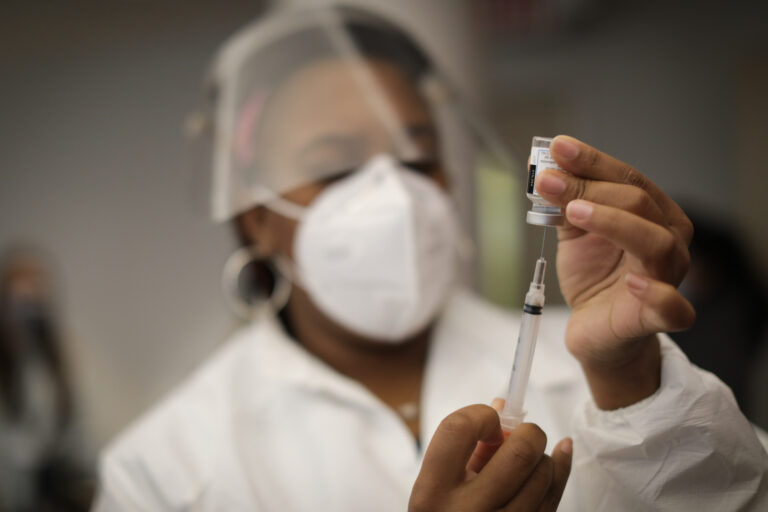 Rutgers to Open COVID-19 Vaccination Clinics for Faculty, Students and Staff